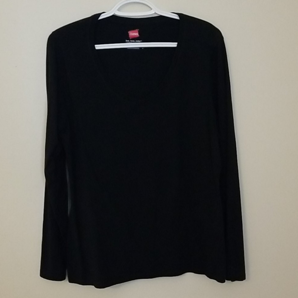 Hanes top